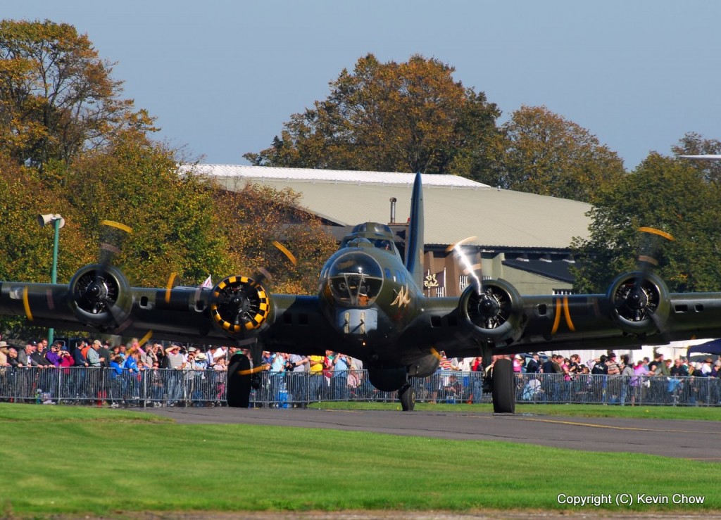 Sally B, aka. Memphis Belle, taxis out (Nikkor 70-300, 300mm, f/11, 1/160s)